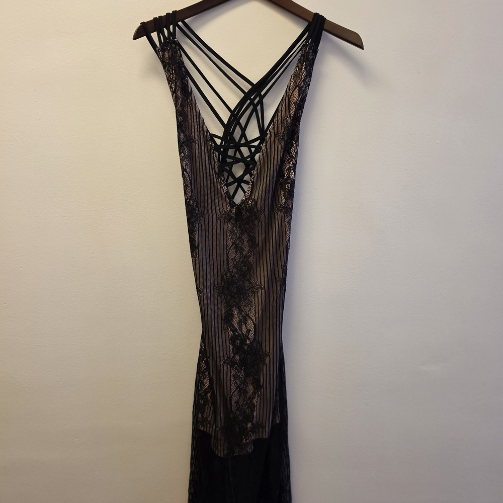 Elegant Black Lace Nightgown